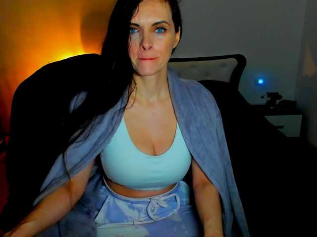 SexQueen11 live cam on BongaCams