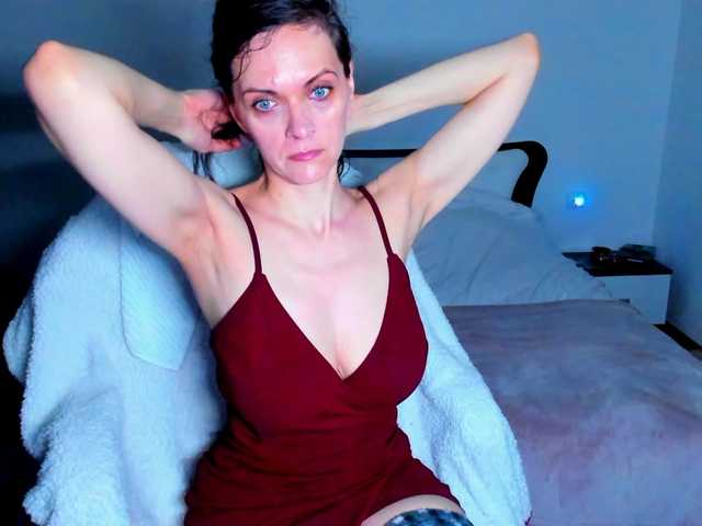 SexQueen11 live webcam show