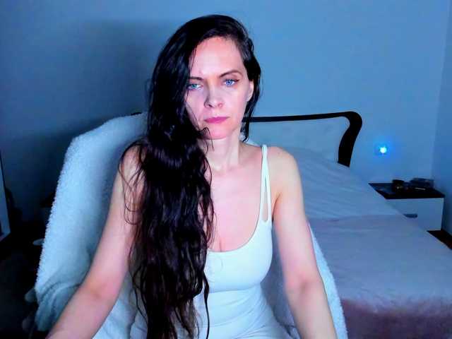 SexQueen11 live webcam show