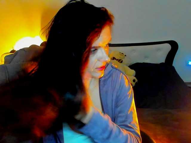 SexQueen11 live cam on BongaCams