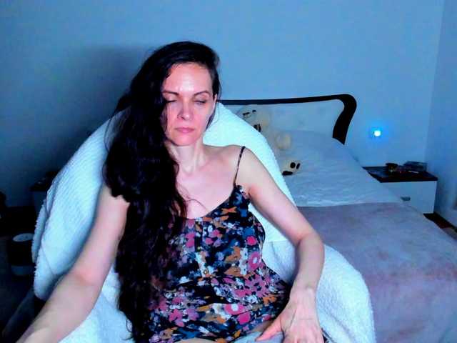 SexQueen11 live cam on BongaCams