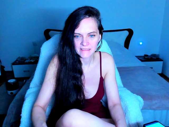 SexQueen11 live cam on BongaCams