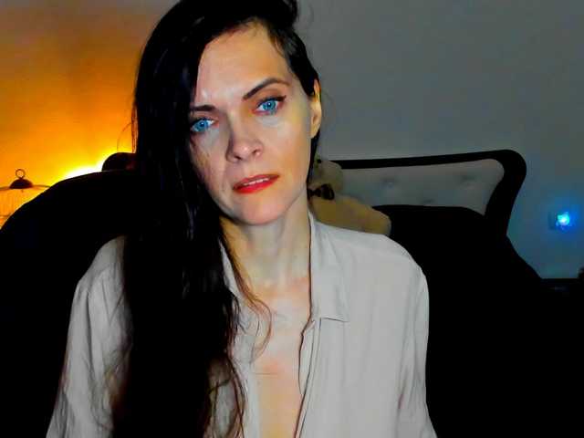 SexQueen11 live cam on BongaCams