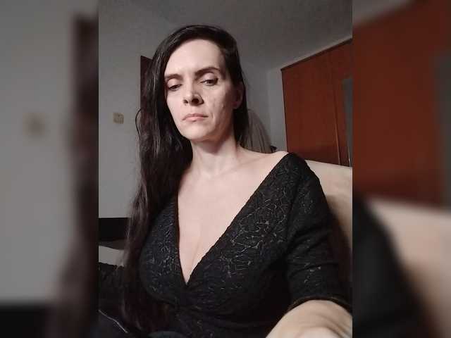 SexQueen11 live cam on BongaCams