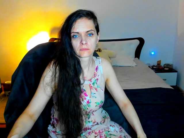 SexQueen11 live cam on BongaCams
