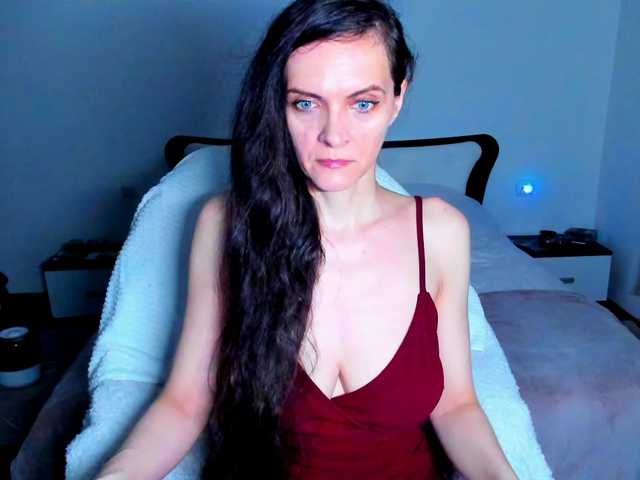 SexQueen11 live cam on BongaCams
