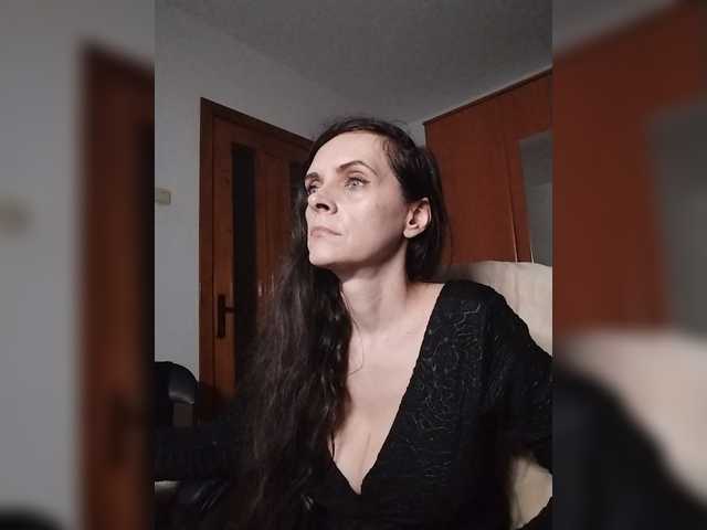 SexQueen11 live cam on BongaCams