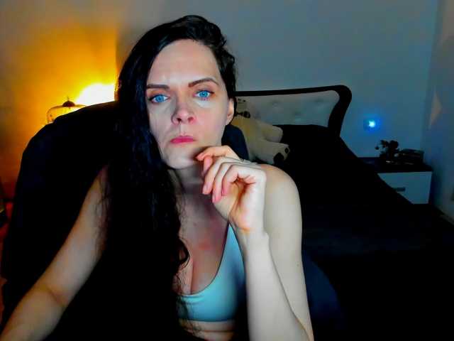 SexQueen11 live cam on BongaCams