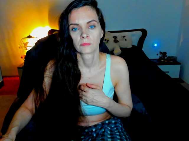SexQueen11 live cam on BongaCams