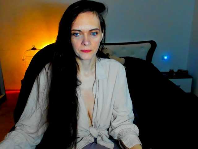 SexQueen11 live cam on BongaCams