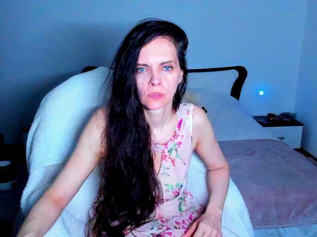 SexQueen11 live cam on BongaCams