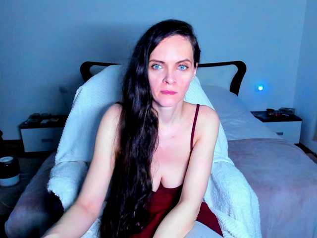 SexQueen11 live cam on BongaCams