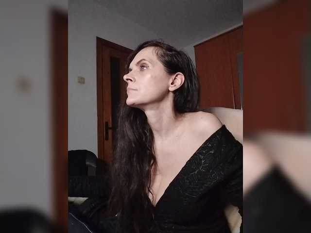 SexQueen11 live cam on BongaCams