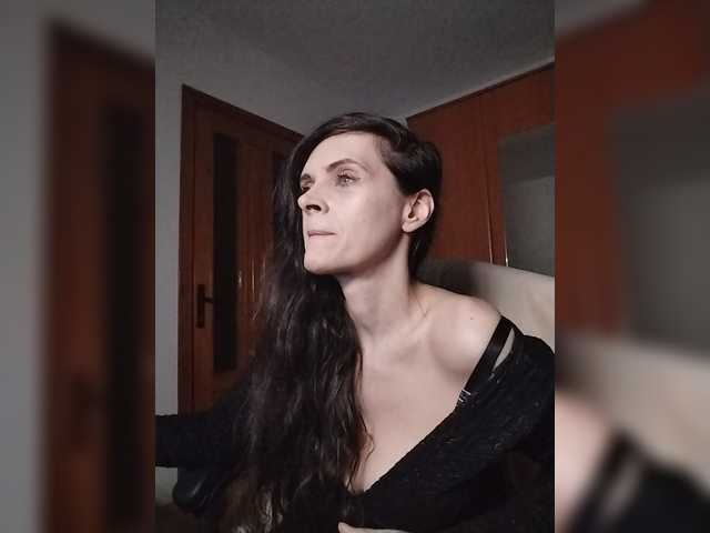 SexQueen11 live cam on BongaCams