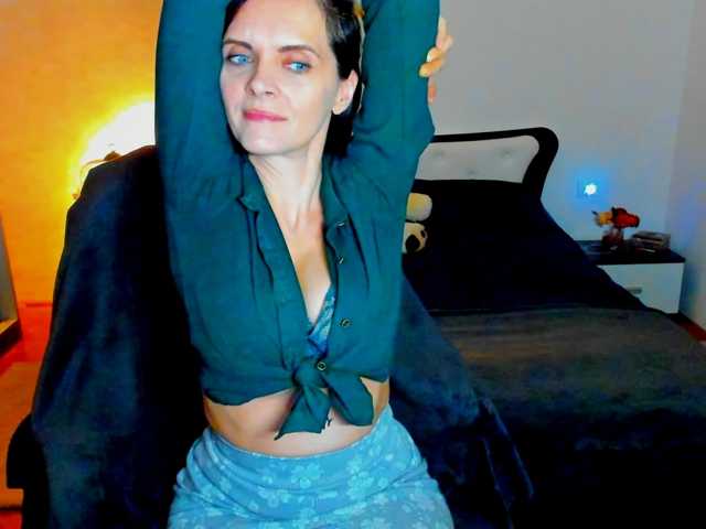 SexQueen11 live cam preview