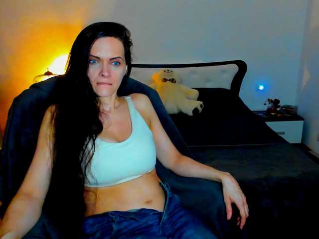 SexQueen11 live cam on BongaCams