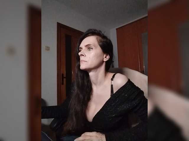 SexQueen11 live cam on BongaCams