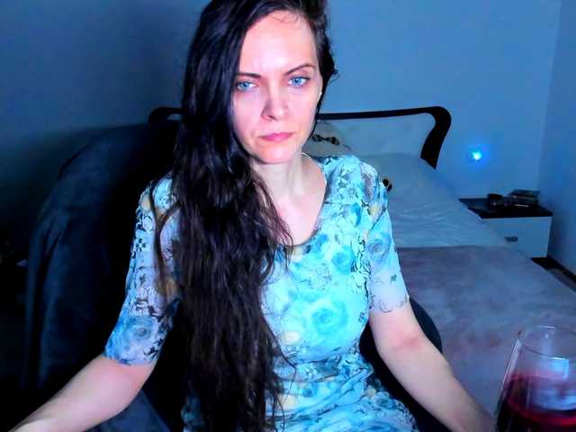 SexQueen11 live cam on BongaCams