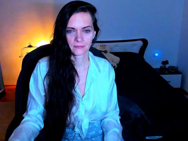 SexQueen11 live cam on BongaCams