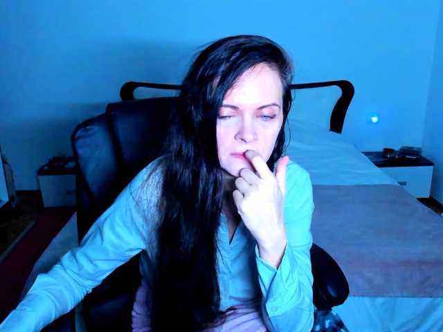 SexQueen11 live cam on UnifiedCams