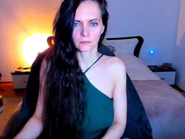 SexQueen11 live cam on BongaCams
