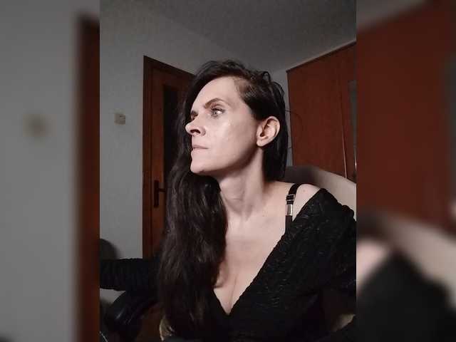 SexQueen11 live cam on BongaCams