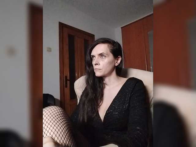 SexQueen11 live cam on BongaCams