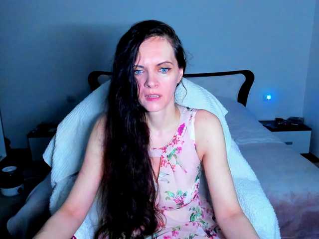 SexQueen11 live cam on BongaCams