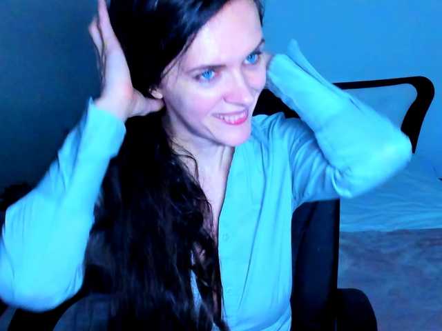 SexQueen11 live cam on BongaCams