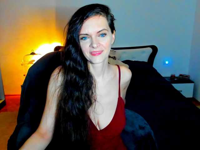 SexQueen11 live cam on BongaCams