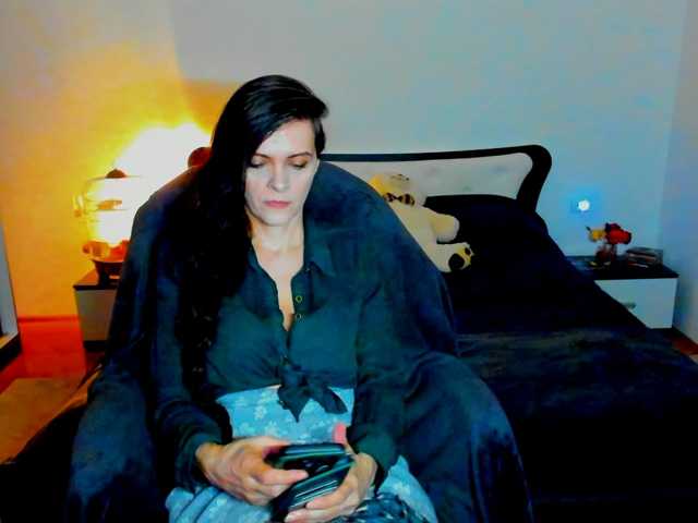 SexQueen11, en directo ahora en BongaCams