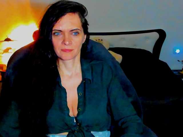 SexQueen11 live cam preview