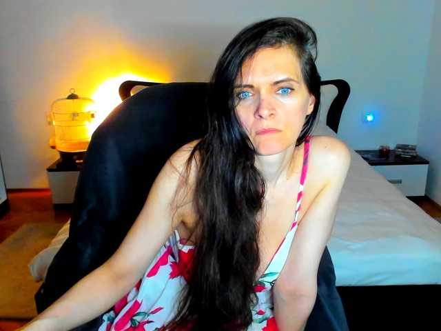 SexQueen11 live cam on BongaCams
