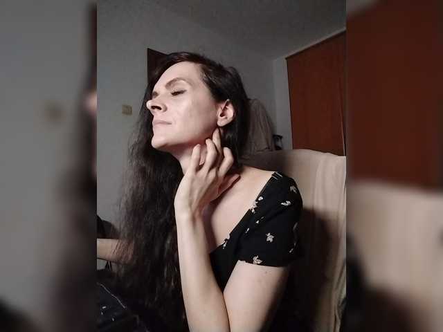 SexQueen11 live cam on BongaCams