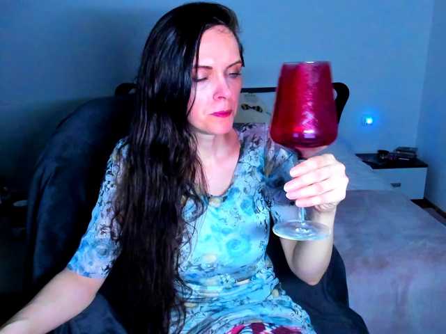 SexQueen11 live cam on BongaCams