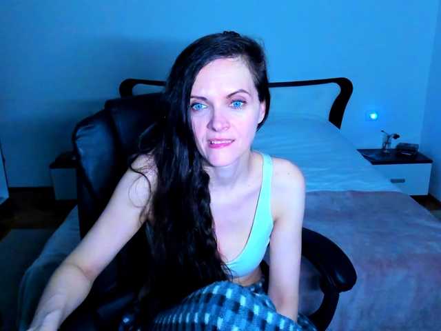 SexQueen11 live cam on BongaCams