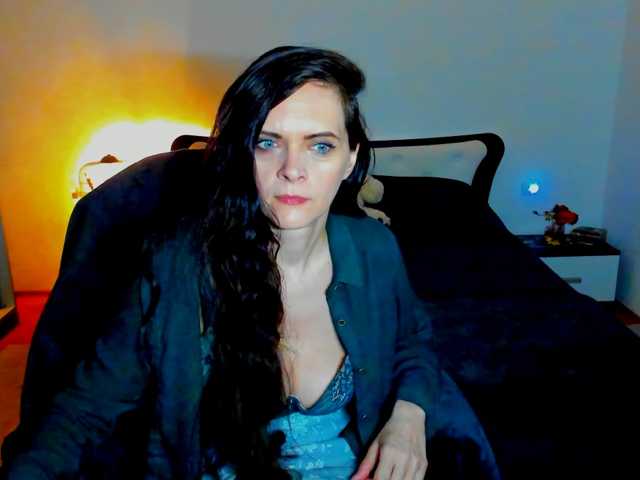 SexQueen11, en vivo ahora en BongaCams