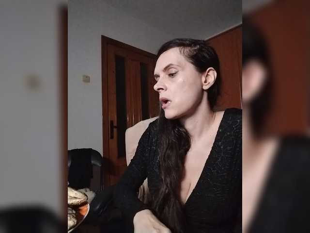 SexQueen11 live cam on BongaCams