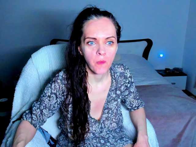 SexQueen11 live webcam show