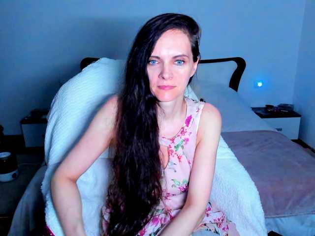 SexQueen11 live cam on BongaCams