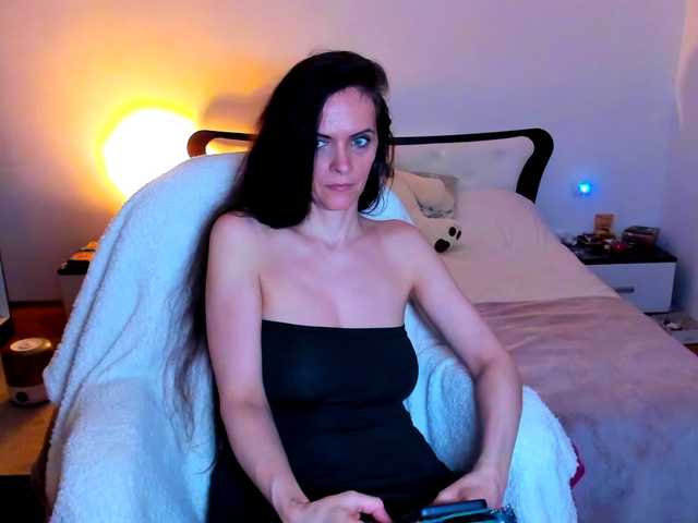 SexQueen11 live cam on BongaCams