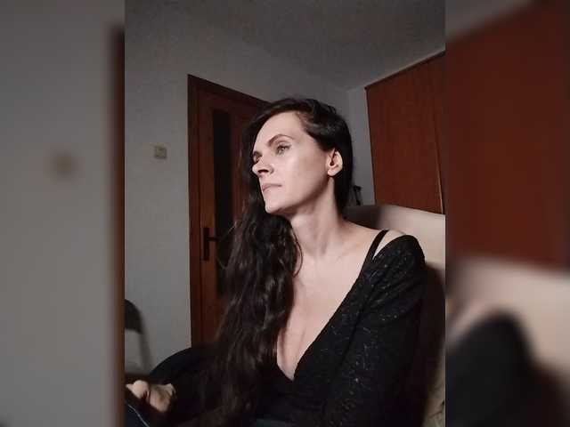 SexQueen11 live cam on BongaCams