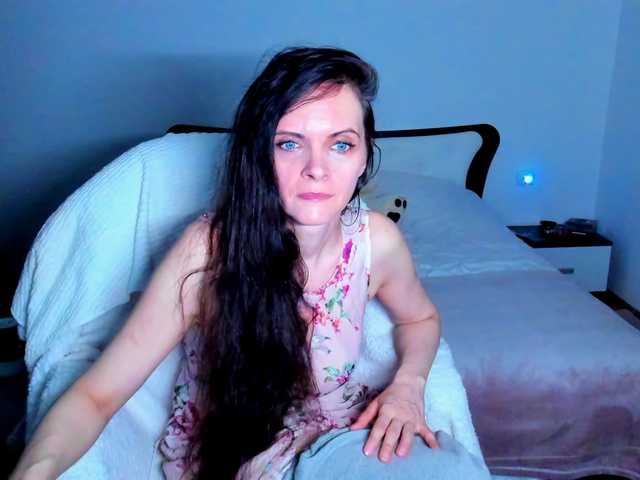 SexQueen11 live cam on BongaCams