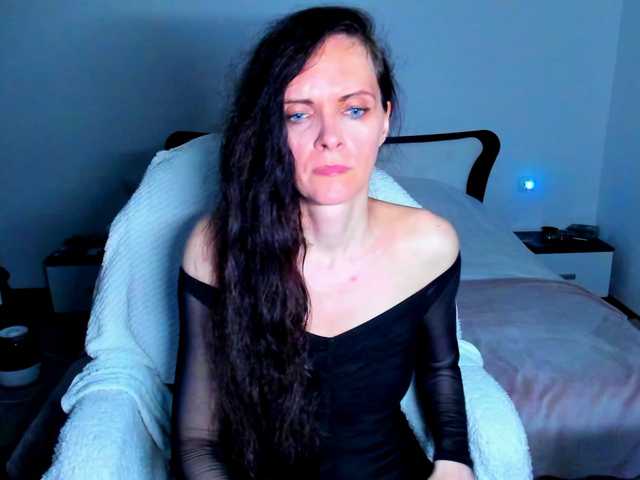 SexQueen11 live webcam show