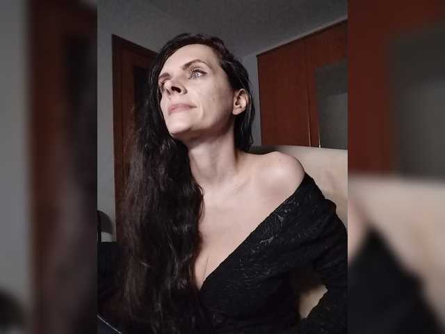 SexQueen11 live cam on BongaCams