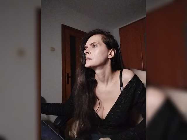 SexQueen11 live cam on BongaCams