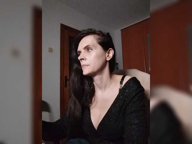 SexQueen11 live cam on BongaCams