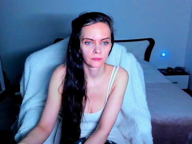 SexQueen11 live webcam show