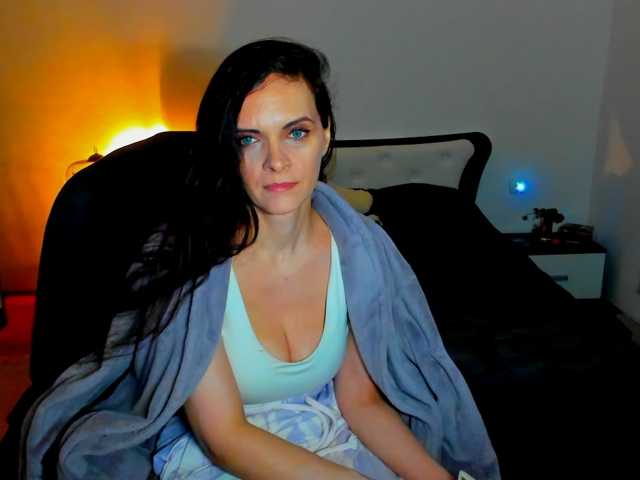 SexQueen11 live cam on BongaCams