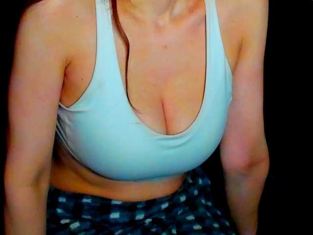 SexQueen11 live cam on BongaCams